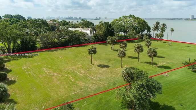 Want to Be Jeff Bezos’s Next Door Neighbor in Miami? You Now Can — For $200M